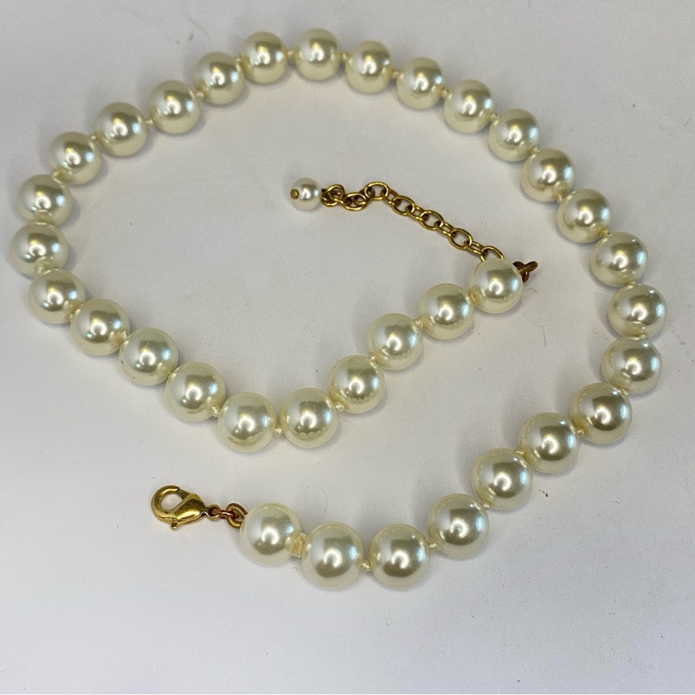 Hand Knotted Faux Pearl Glass Bead Necklace Gold Tone Clasp Adjustable Ivory - Picture 5 of 11